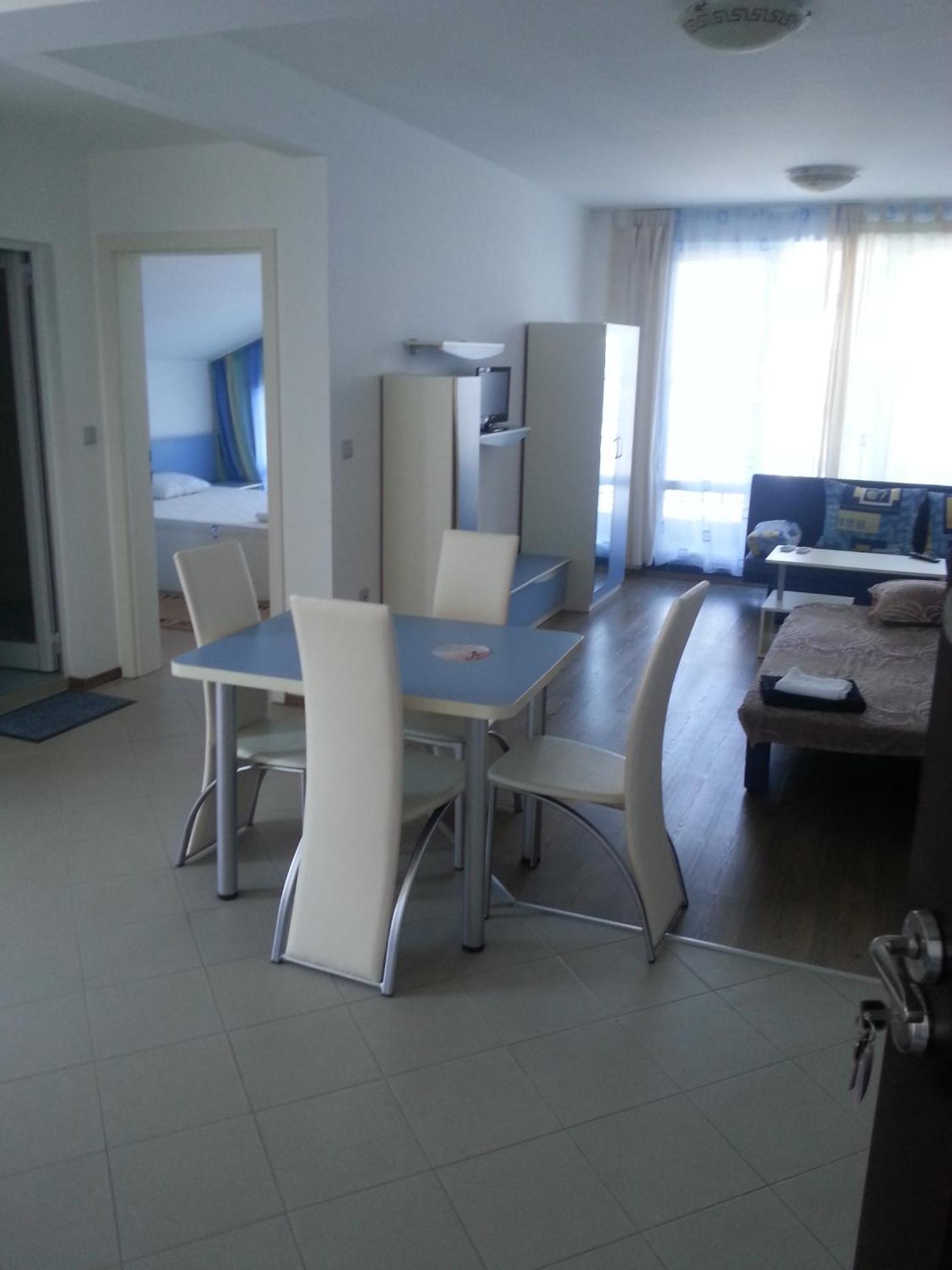 Blue Bay Palace Apart Complex Pomorie Phòng bức ảnh