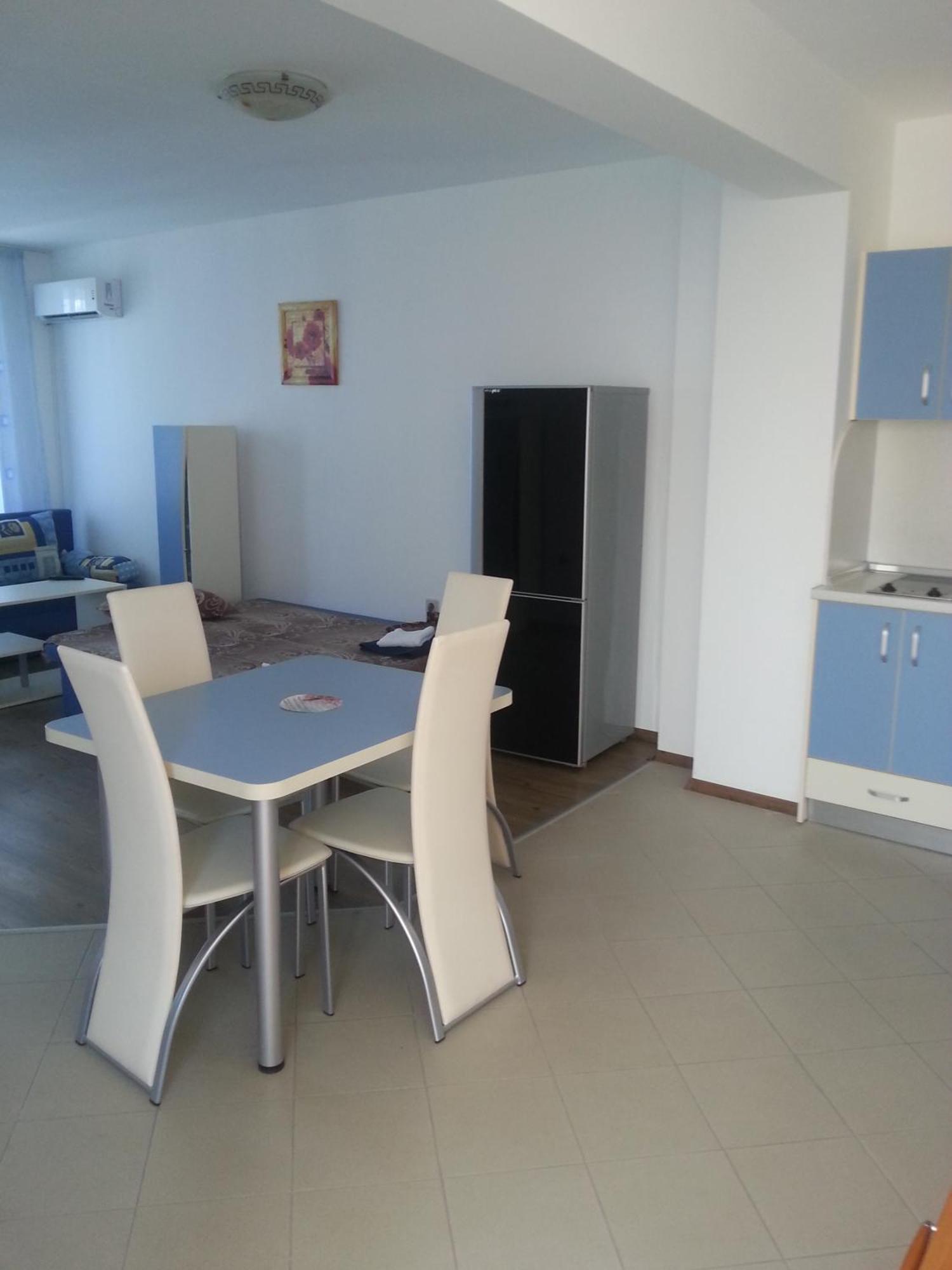 Blue Bay Palace Apart Complex Pomorie Phòng bức ảnh