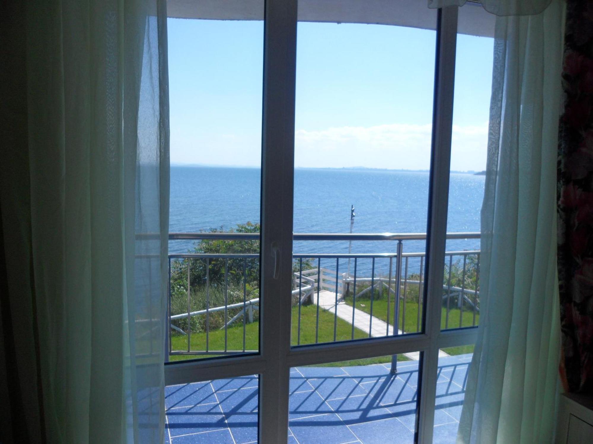 Blue Bay Palace Apart Complex Pomorie Phòng bức ảnh