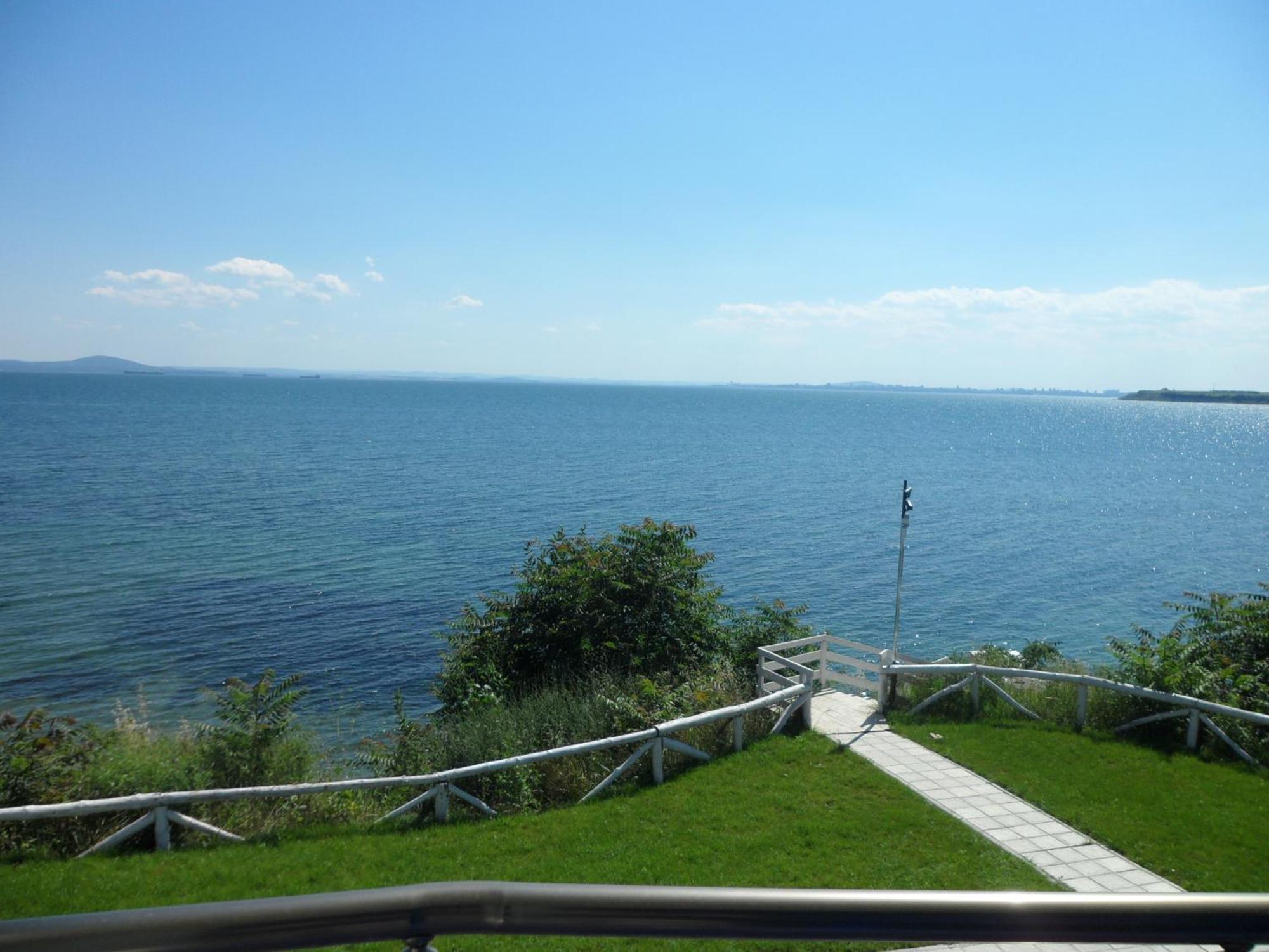 Blue Bay Palace Apart Complex Pomorie Ngoại thất bức ảnh