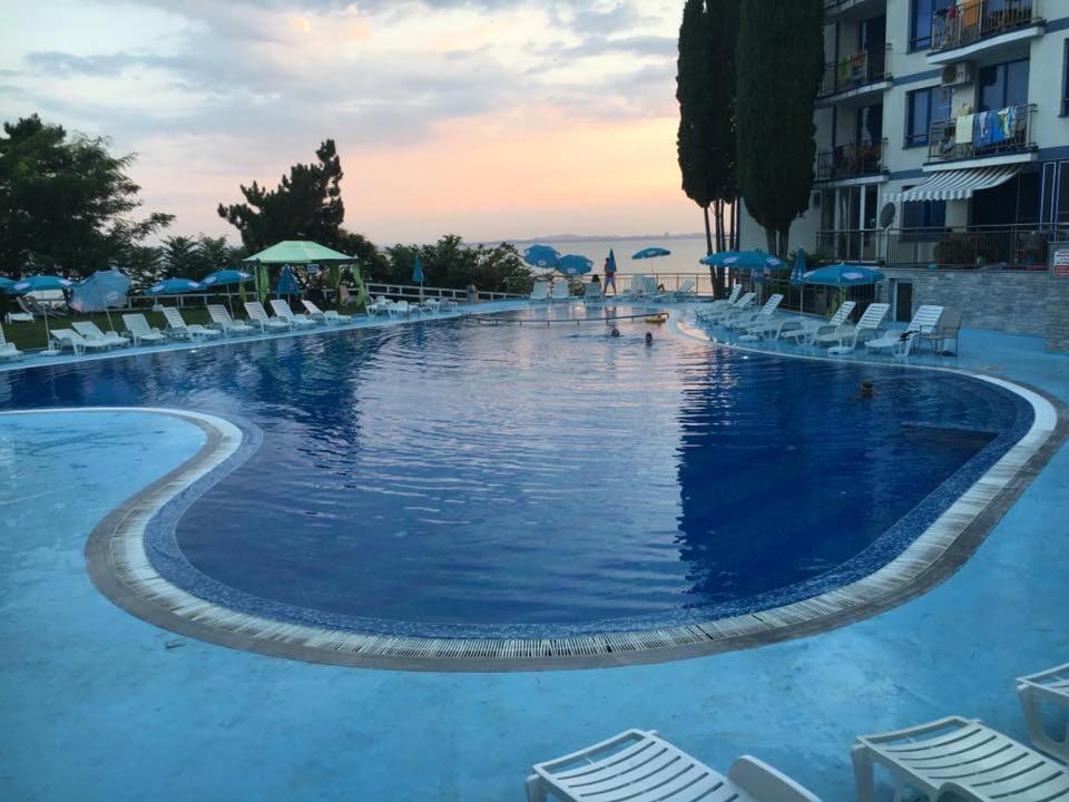 Blue Bay Palace Apart Complex Pomorie Ngoại thất bức ảnh